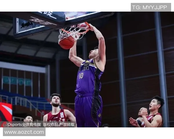邹雨宸：从篮球新星到职业生涯的辉煌转折与成长之路